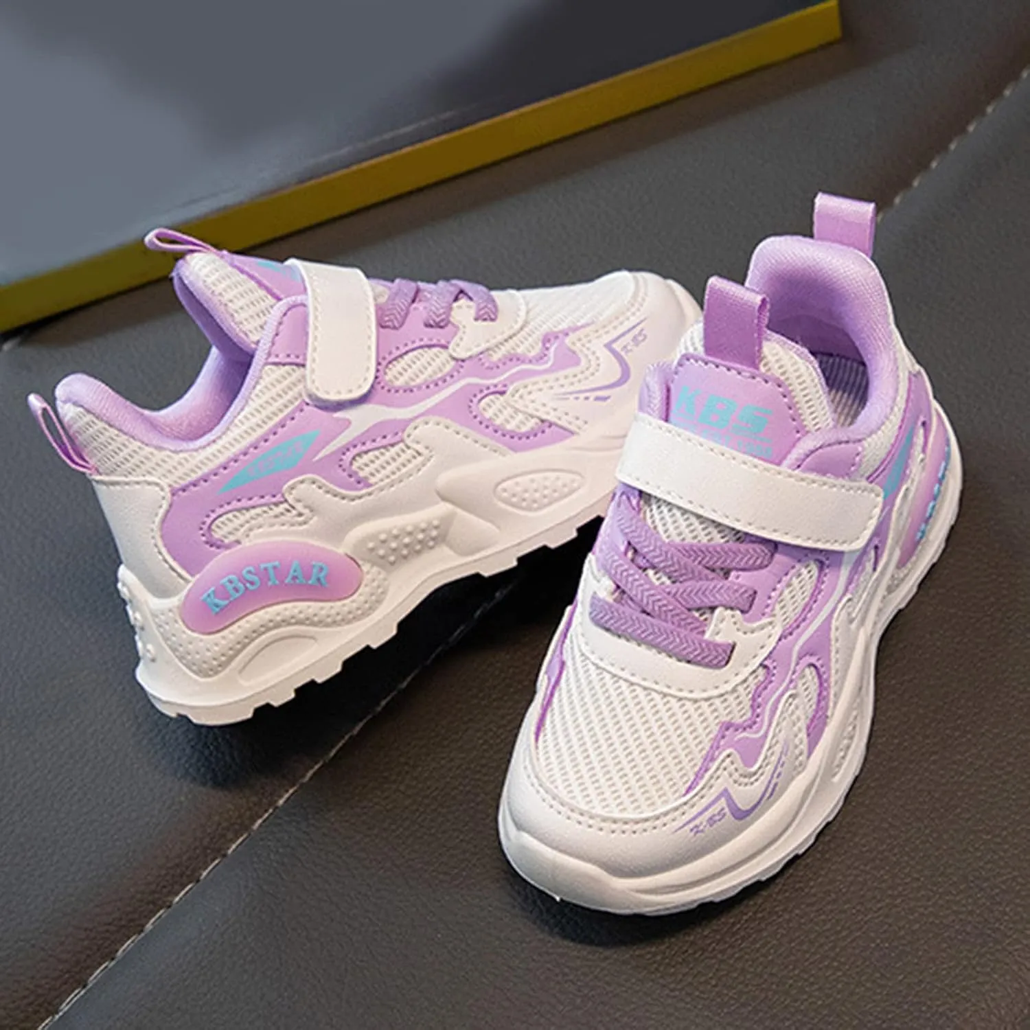 All Seasons Children Sports Shoes Girls Flat Lightweight Mesh Breathable and Comfortable Solid Lace Shoes