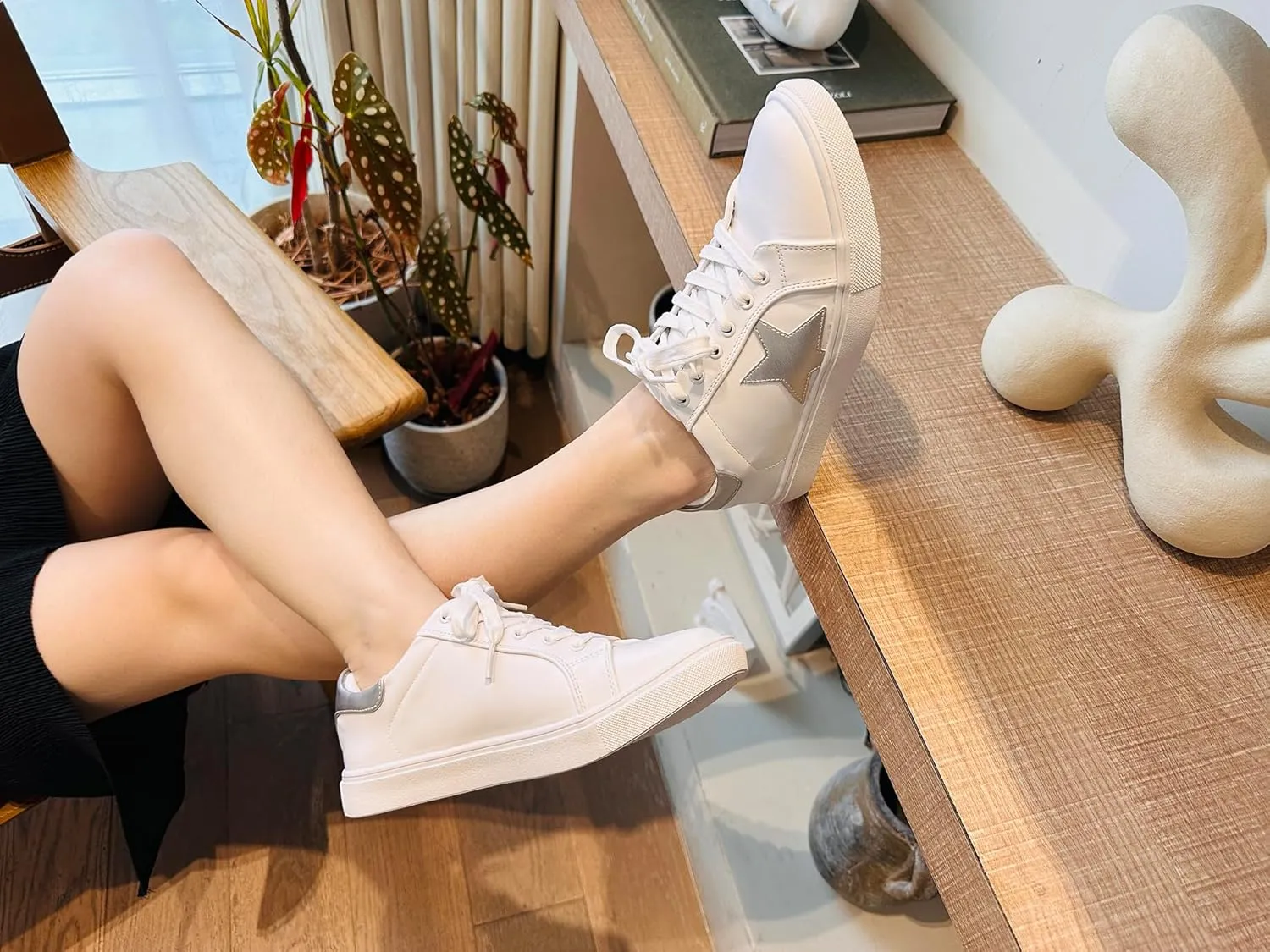 FEVERSOLE Women's Featured PU Leather Colorful Lace Up Sneaker
