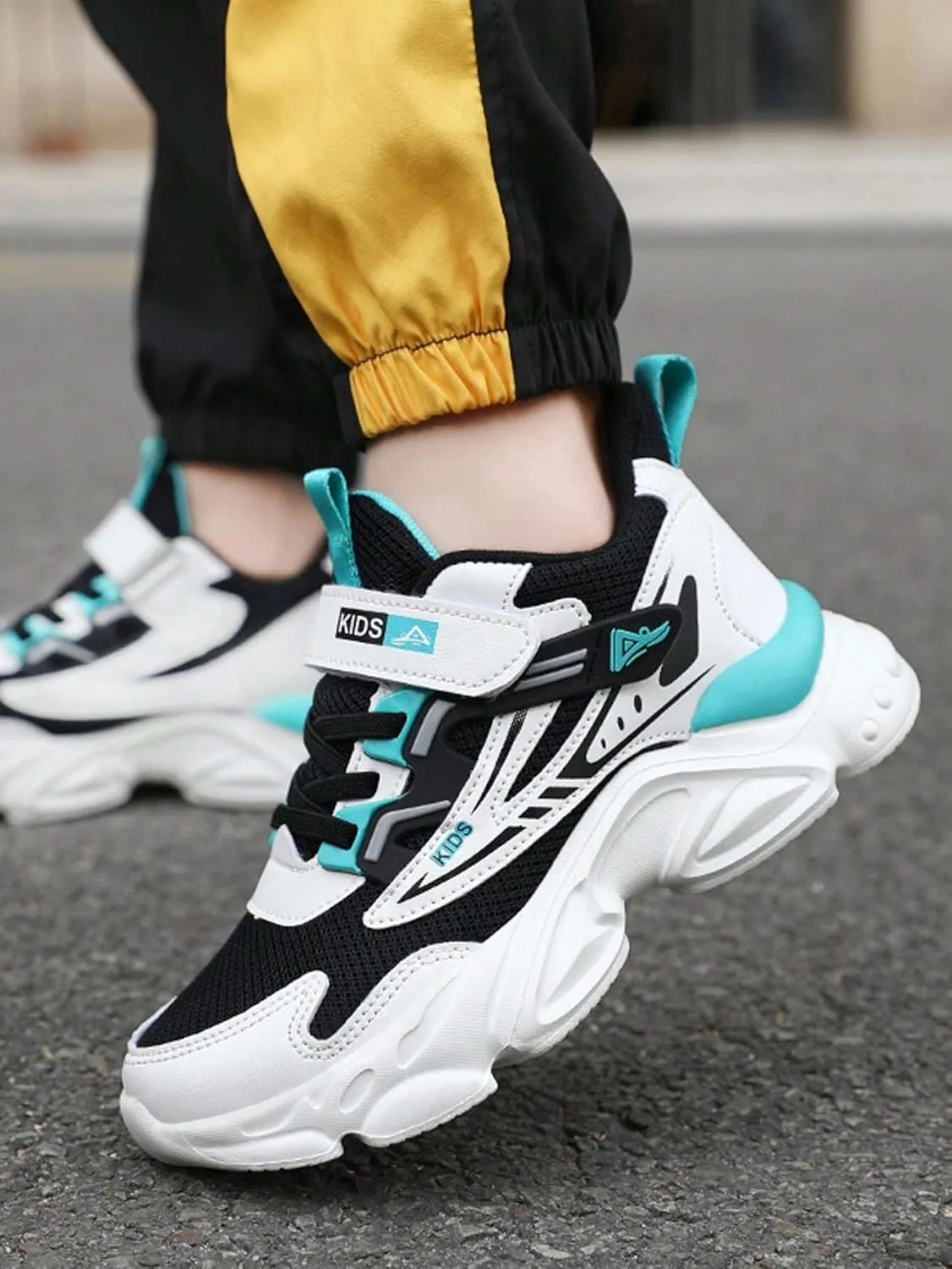 Mesh Chunky Anti Slip Sneakers Soft Comfortable Thick Sole Boys Shoes with Adjustable Hook and Loop Closure for School Sports Outdoor Play Durable Design