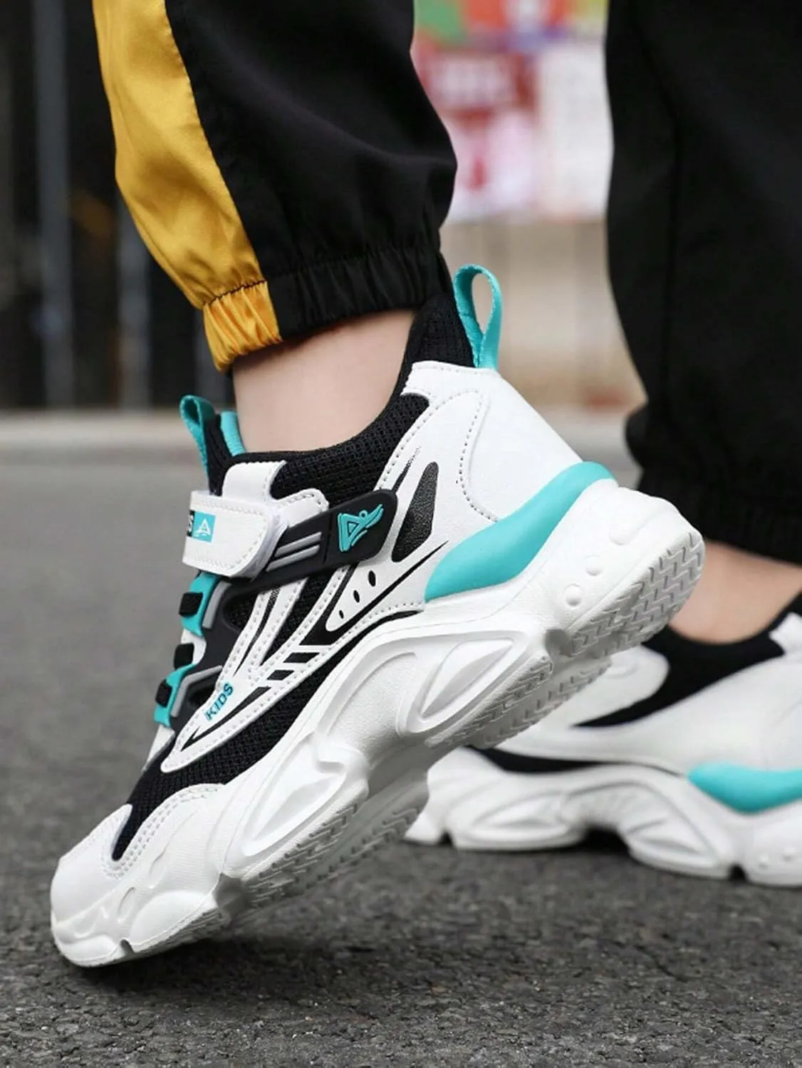 Mesh Chunky Anti Slip Sneakers Soft Comfortable Thick Sole Boys Shoes with Adjustable Hook and Loop Closure for School Sports Outdoor Play Durable Design