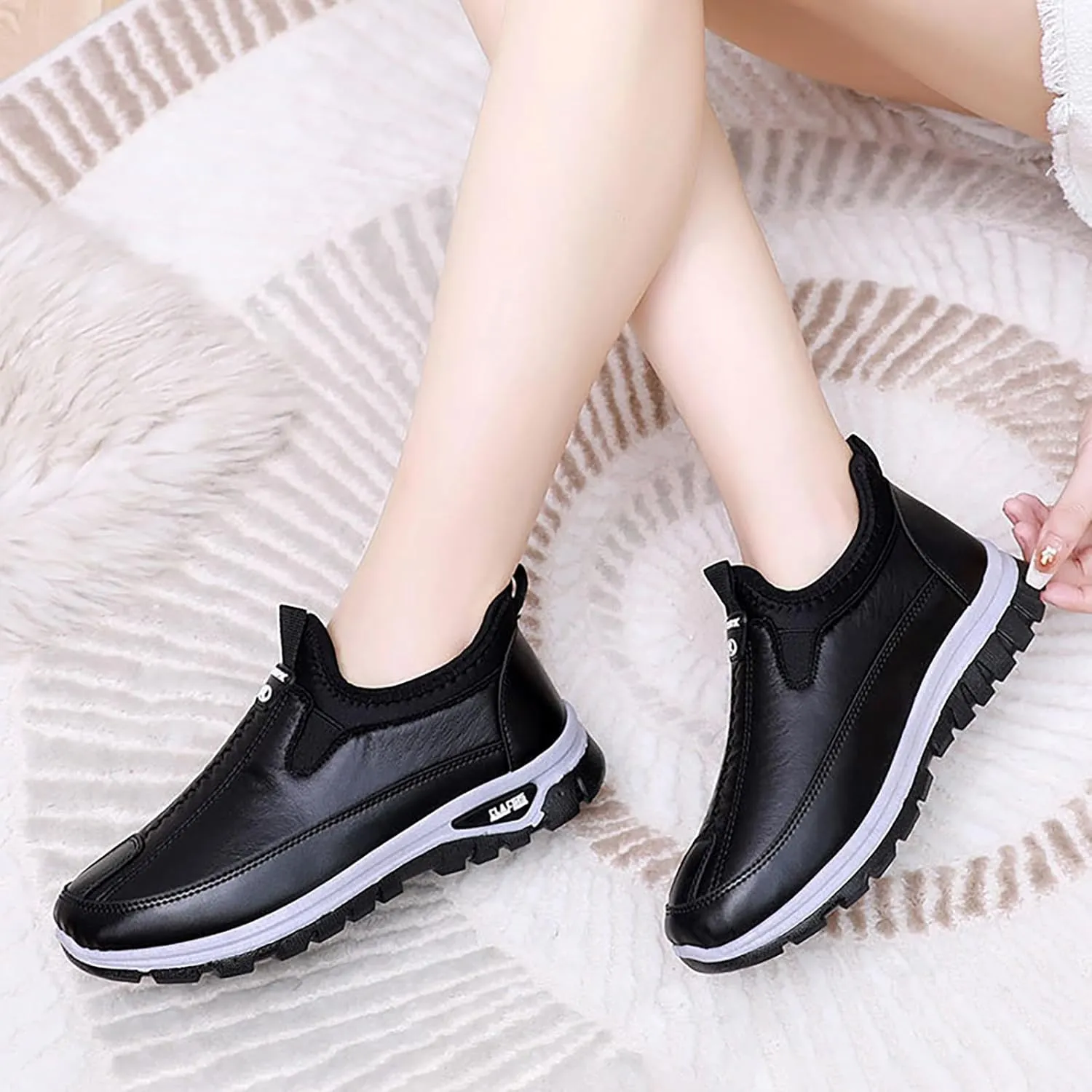Winter Women's Shoes Leather Surface Water Proof and Warm Middle and Elderly Winter Boots for Snow for Women Wide Width
