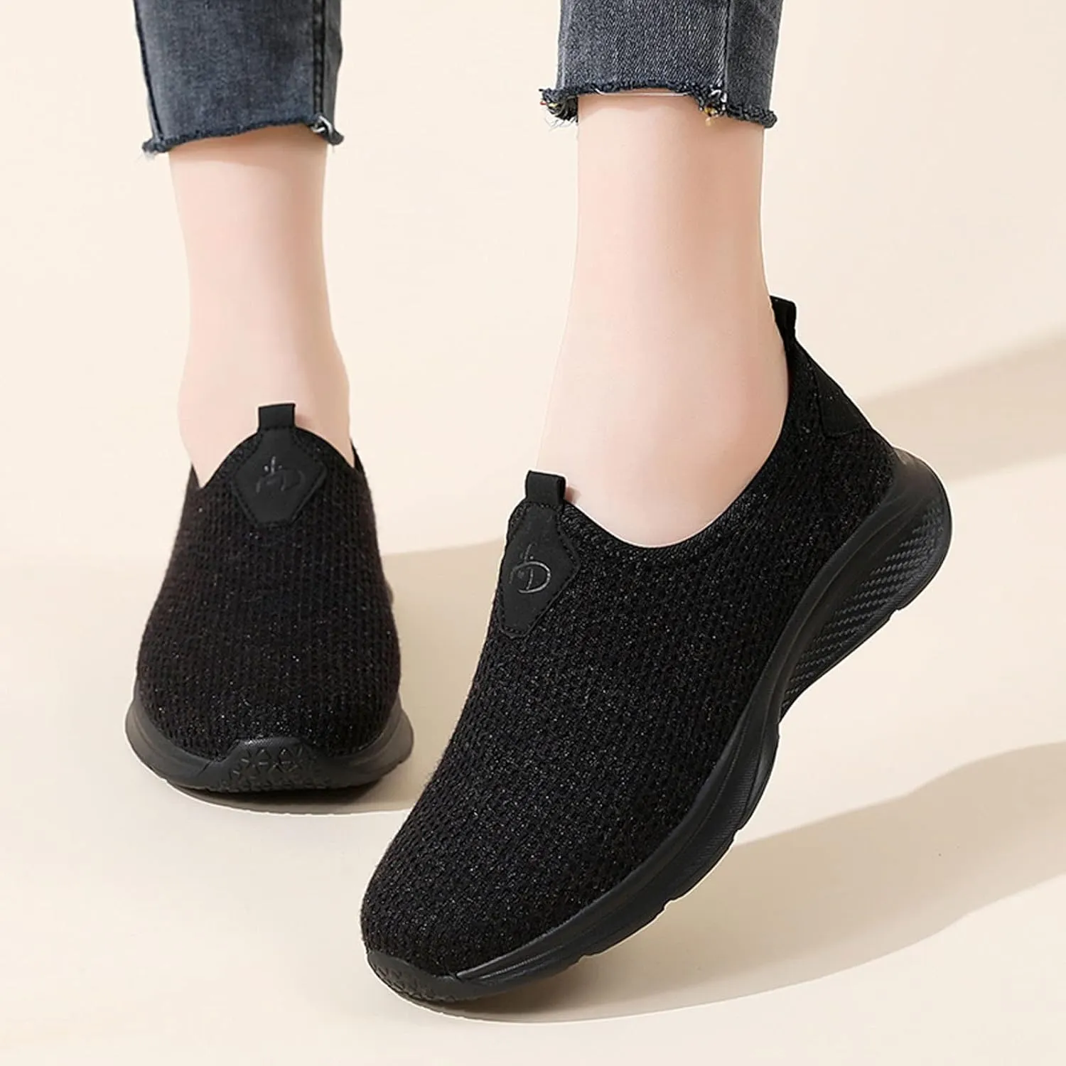 Women Lightweight Slip On Sneakers Casual Walking Shoes Comfortable Canvas Flats Non Slip Elastic Loafers