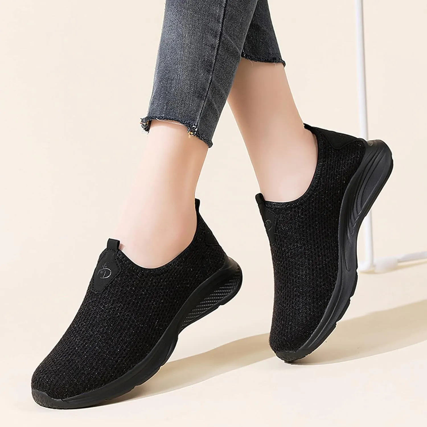 Women Lightweight Slip On Sneakers Casual Walking Shoes Comfortable Canvas Flats Non Slip Elastic Loafers