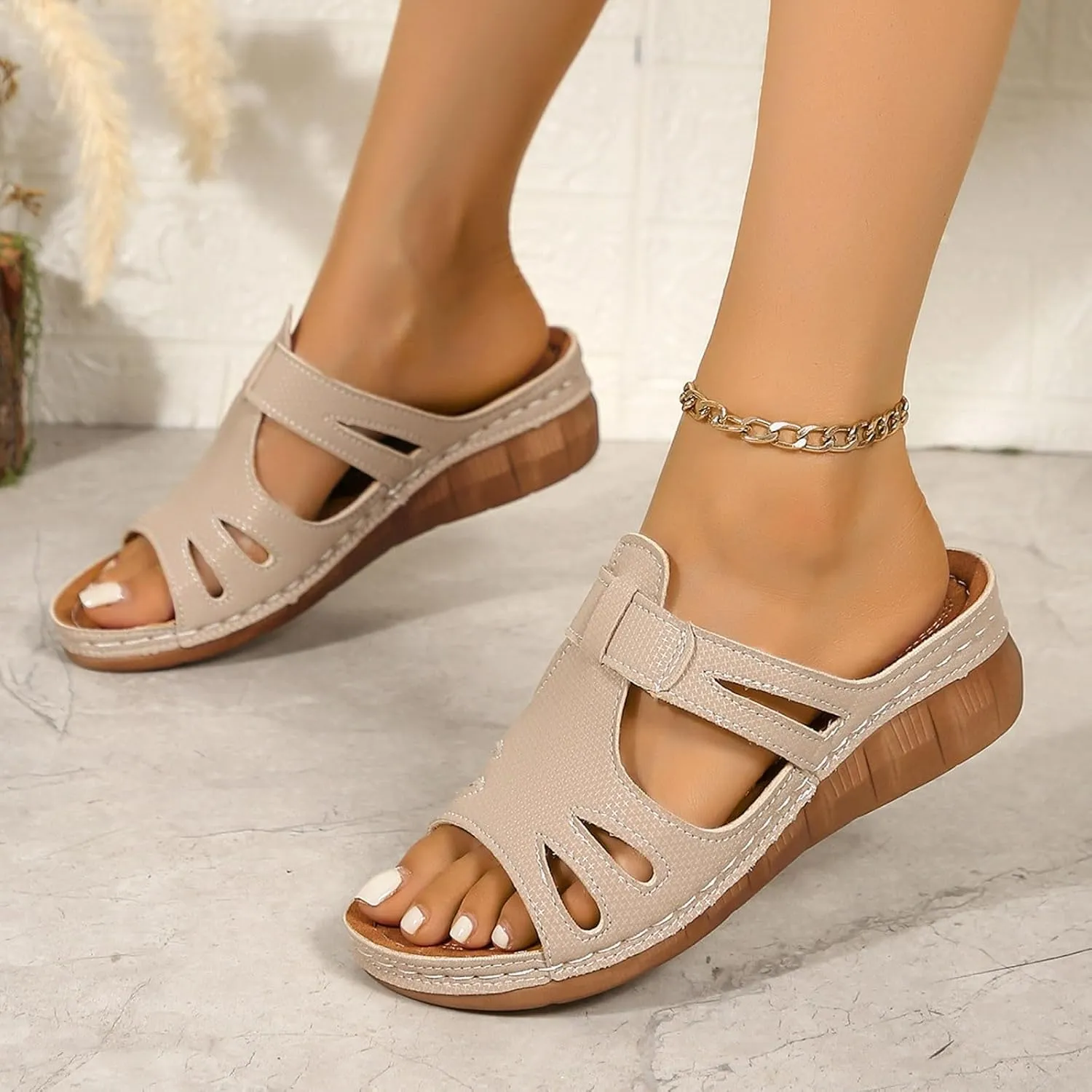 Womens Summer Outdoor Sandals 2025 Casual Open Toe Solid Color Wedge Sandals Hollow Stylish Lightweight Slide On Platform Heels Beach Shoes