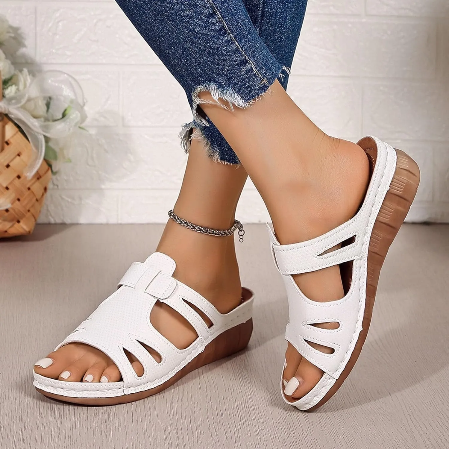Womens Summer Outdoor Sandals 2025 Casual Open Toe Solid Color Wedge Sandals Hollow Stylish Lightweight Slide On Platform Heels Beach Shoes